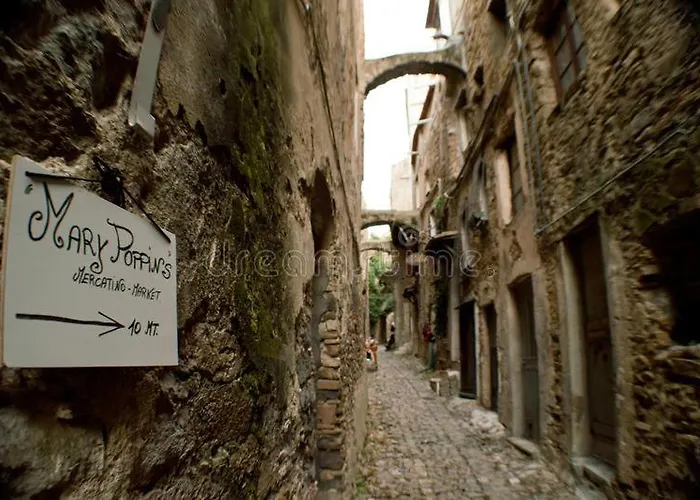 Albero Maestro On Bussana Seaside 산레모